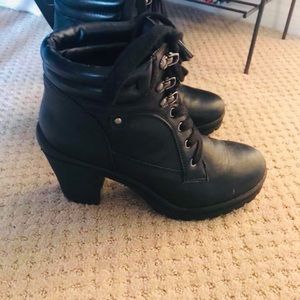 Women’s Joe Boxer black leather ankle boots
